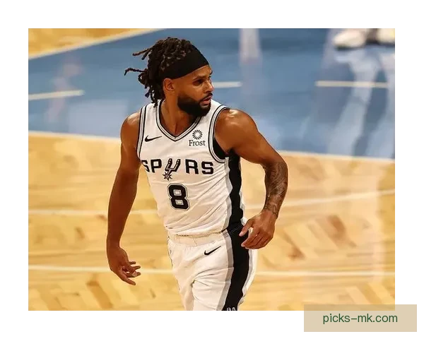 篮网以50%命中率和场均6.2分续签马拉奇史密斯第二份10天短合同